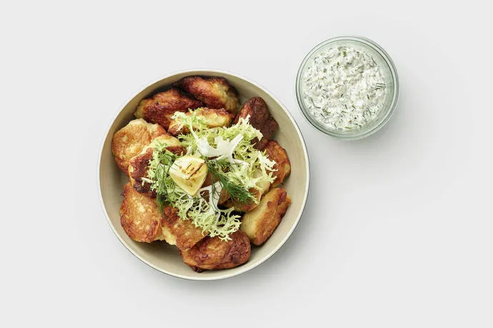 Fiskefrikadeller med sauce tatar fra Flex Kitchen