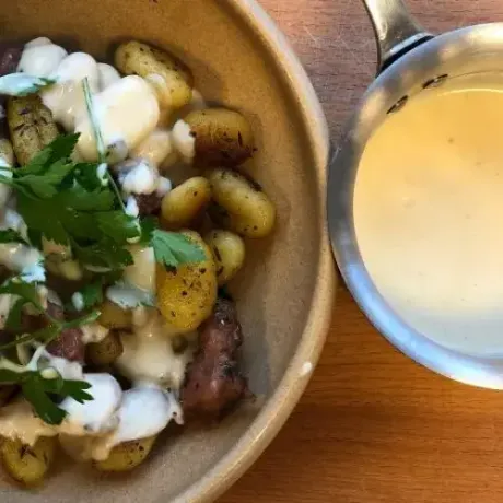 Plateret gastronomisk ret fra Gastro by Bøgh, nummer 5